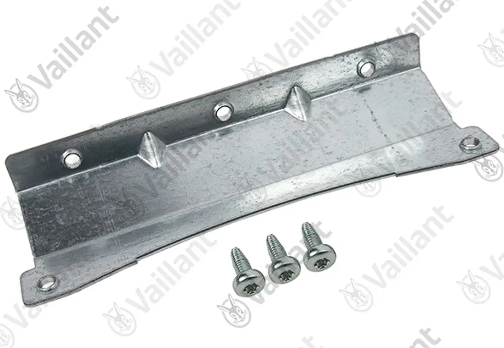 Metallhalter von Vaillant mit drei dazugehörigen Schrauben. Der Halter hat mehrere Löcher zur Befestigung und eine geprägte Mittelverstärkung.